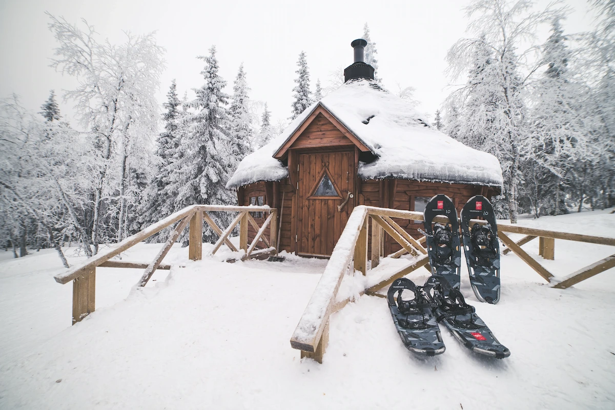 Snowshoe And Sausage Grilling In Ylläs National Park
