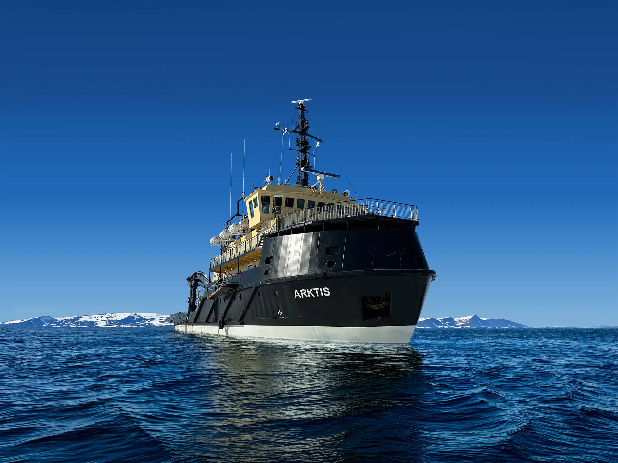 From Kemi: Icebreaker Arktis Cruise with Ice Floating