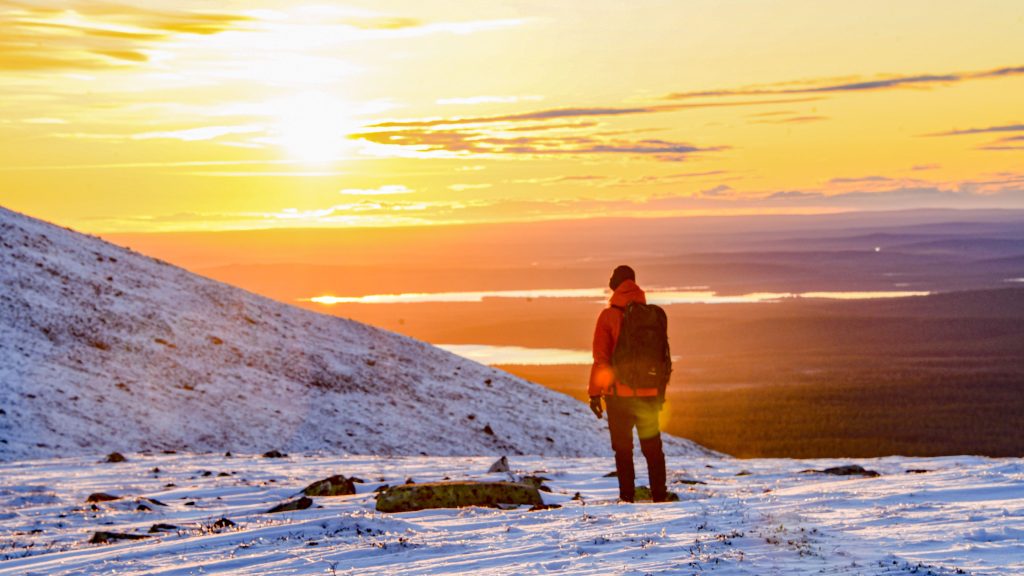 Pallas-sunset-first-snow-winter-is-coming-in-lapland-photo-Lorenzo-Mirandoloa-scaled.j
